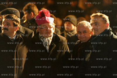 Pomnik Ofiar Grudnia 1970, Gdynia Stocznia. Obchody...