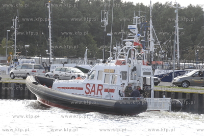 Akcja ratunkowa wedkarzy z jachtu motorowego, ktory...