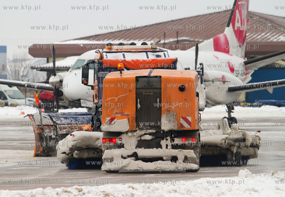 Gdansk, Rebiechowo. Nz. Sprzet Akcji Zima.
04.12.2010
fot....
