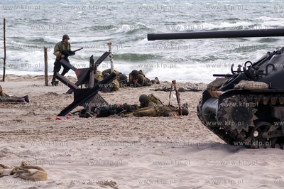Operacja D Day - byla przedmiotem inscenizacji na plazy...