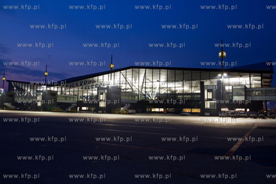 Gdansk, Rebiechowo. Nz. Terminal pasazerski T2.
12.04.2012
fot....