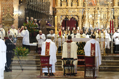 W Bazylice katedralnej w Pelplinie świecenia biskupie...