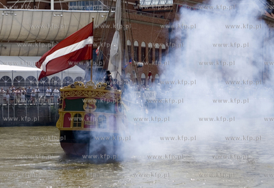 Uroczysta parada zaglowcow na Motlawie zakonczyla Baltic...