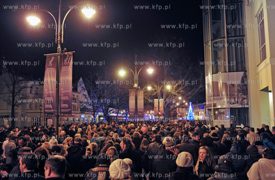 Sopot. Powitanie Nowego Roku na molo i Placu Przyjaciol...