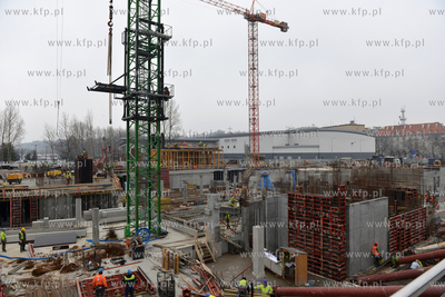 Gdynia. Na terenie sasiadujacym z apartamentowcem Sea...