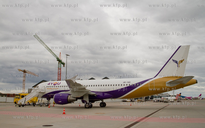 Airbus 320 nowej polskie linii czarterowej 4YouAirlines...