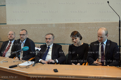 Konferncja prezydenta Wojciecha Szczurka w sprawie...