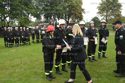 Powiatowe Zawody Sportowo - Pożarnicze na stadionie...