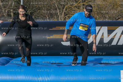 Pierwszy w Polsce bieg przez dmuchane mega przeszkody...