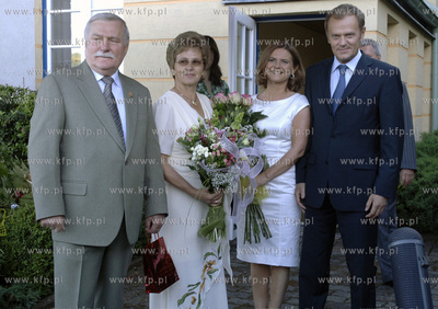 Imieniny Lecha i Danuty Walesow w ich domu na ul. Polanki...