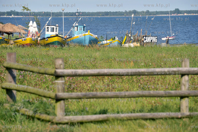 Swarzewo nad Zatoka Pucka. Male molo z zacumowanymi...