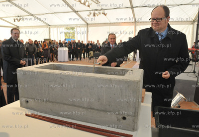 Uroczystosc wmurowania kamienia wegielnego pod budowe...