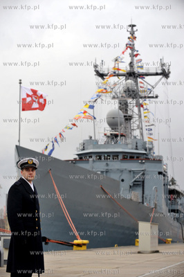 Port Wojenny w Gdyni Oksywie.Uroczystosc przekazania...