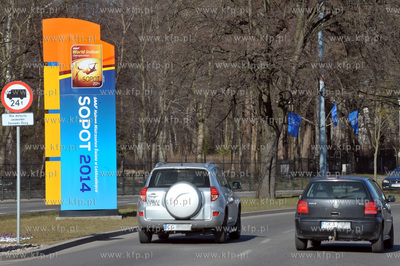 Sopot. Witacz na poczatku al. Niepodleglosci od strony...