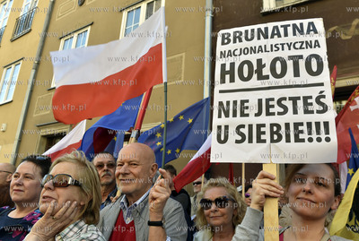 Gdańsk. Przedproże Ratusza Głównego Miasta. Prodemokratyczna...