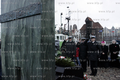 Gdans. Odsloniecie pomnika przy Centralnym Muzeum Morskim...