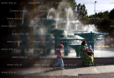 Gdynia. Fontanna przy Skwerze Kosciuszki.
19.09.2009
fot....