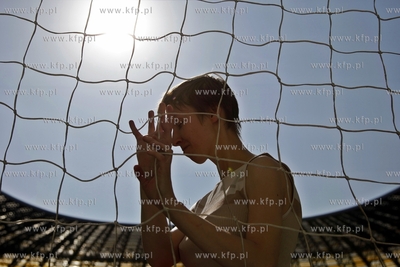Przed stadionem pilkarskim PGE Arena odslonieto jej...