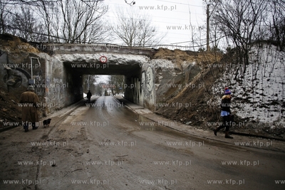 Sopot. Przejazd pod wiaduktem kolejowym w ciagu ul....