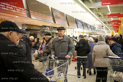 Oficjalne otwarcie hipermarketu Auchan przy ul. Kołobrzeskiej...