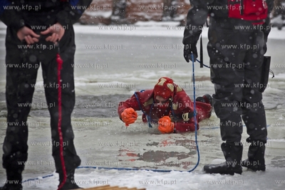 Wspólne ćwiczenia lodowe jednostek Komendy Miejskiej...