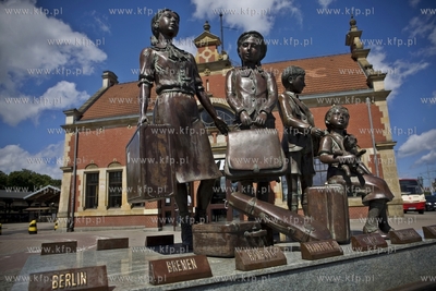 Nieznany sprawca próbował ukraść jedną z postaci...