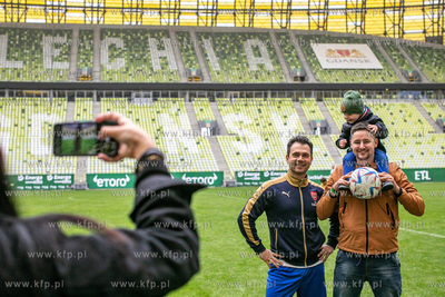 Stadion Gdańsk. Mecz towarzyski drużyn piłkarskich...