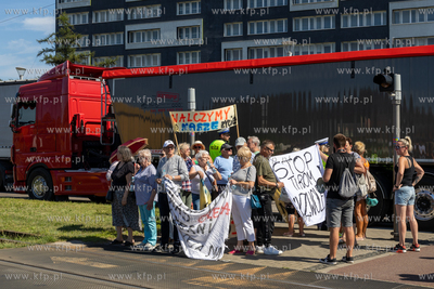 Gdańsk Letnica. Protest mieszkańców przyportowych...