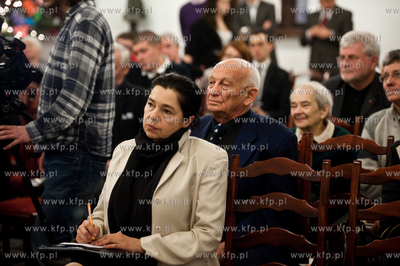 Gdansk. Ratusz Glownego Miasta. Debata pt Wojna ze...