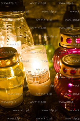 Gdansk. Cmentarz komunalny Sw. Franciszka. Swieto Zmarlych.
01.11.2013
fot....