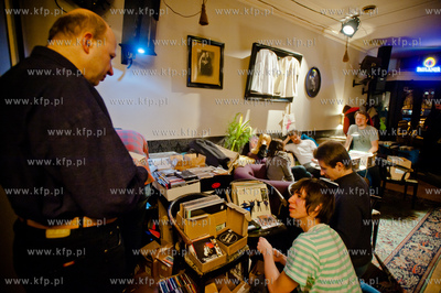 Gdynia. Klub Desdemona. Muzyczny Pchli Targ, ipreza...