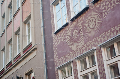 Gdansk. Odremontowane, nowo pomalowane kamieniczki...