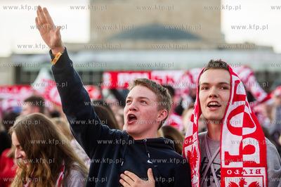Gdansk. Targ Weglowy. Strefa kibica, gdzie mieszkancy...