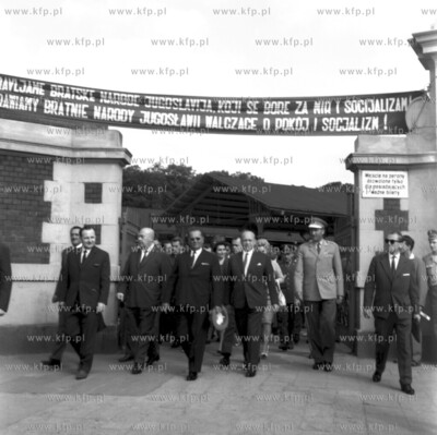 Wizyta prezydenta Jugoslawi Josipa Broz Tito w Gdansku,wychodza...