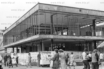 Przebudowa na siedzibę biura obsługi pasażerów...