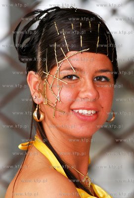 Uczniowie i pedagodzy rumskich szkol swietuja pierwszy...