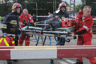 Na strzezonym przejezdzie kolejowym przy ul. Puckiej...