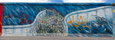 Berlin. East Side Gallery jest pomnikiem dla wolnosci...