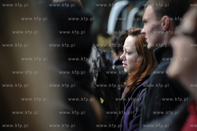 Warszawa, Minuta ciszy w intencji zmarlych osob w katastrofie...