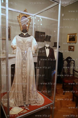 Muzeum Sopotu. Otwarcie wystawy Modna Pani u Wod (...