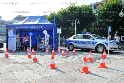Sopot. Molo. ABC Bezpieczenstwa - Piknik Motoryzacyjny....