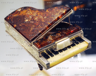 Targi Bursztynu, Bizuterii i Kamieni Jubilerskich Amberif...