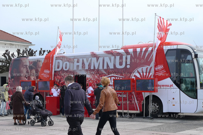 Sopot. Plac Zdrojowy. Obywatelska akcja Do Hymnu. Cele...