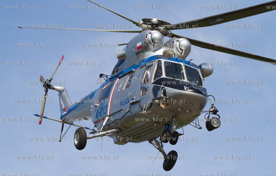 Gdansk, Zlota Karczma. Nz. Smiglowiec PZL W-3A Sokol...