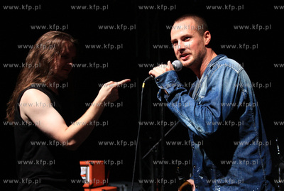 Koncert zespolu Cochise na terenie ogrodu kawiarni...