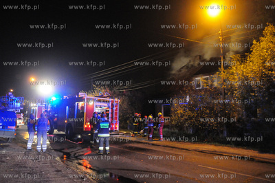 Pożar na Oruni Dolnej. Pożar wybuchł ok. 21.20 w...