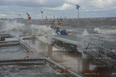 Mechelinki. Sztormowa pogoda. 05.10.2016 fot. Bartosz...