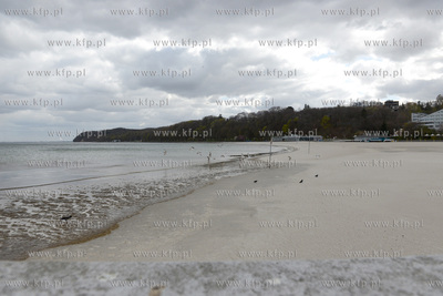 Gdynia w czasie epidemii koronawirusa COVID-19. Zamkniete...