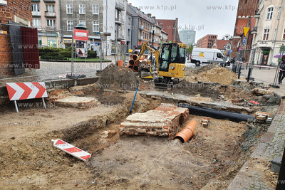 Pozostałości murów XIV-wiecznego domu beginek, odkryte...