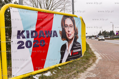 Chwaszczyno, wieś na Kaszubach. Baner wyborczy Małgorzaty...